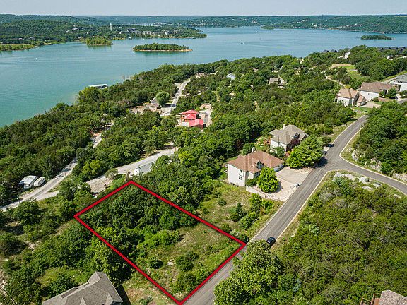 2nd image of 1011 Crescent Drive