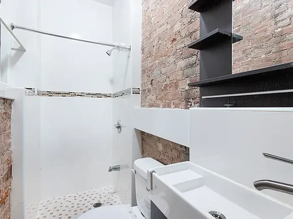 54 Henry Street image 5 of 7