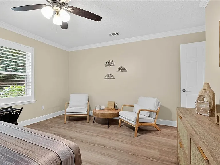 3520 Clifden Dr — Photo 29