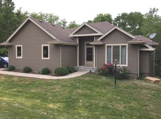 7042 Walnut Dr, Meriden, KS 66512