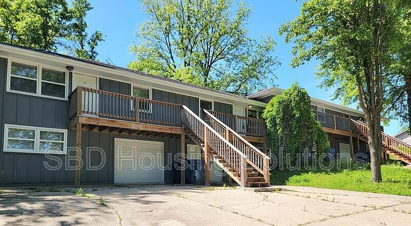 1st image of 405 S Forest Ave