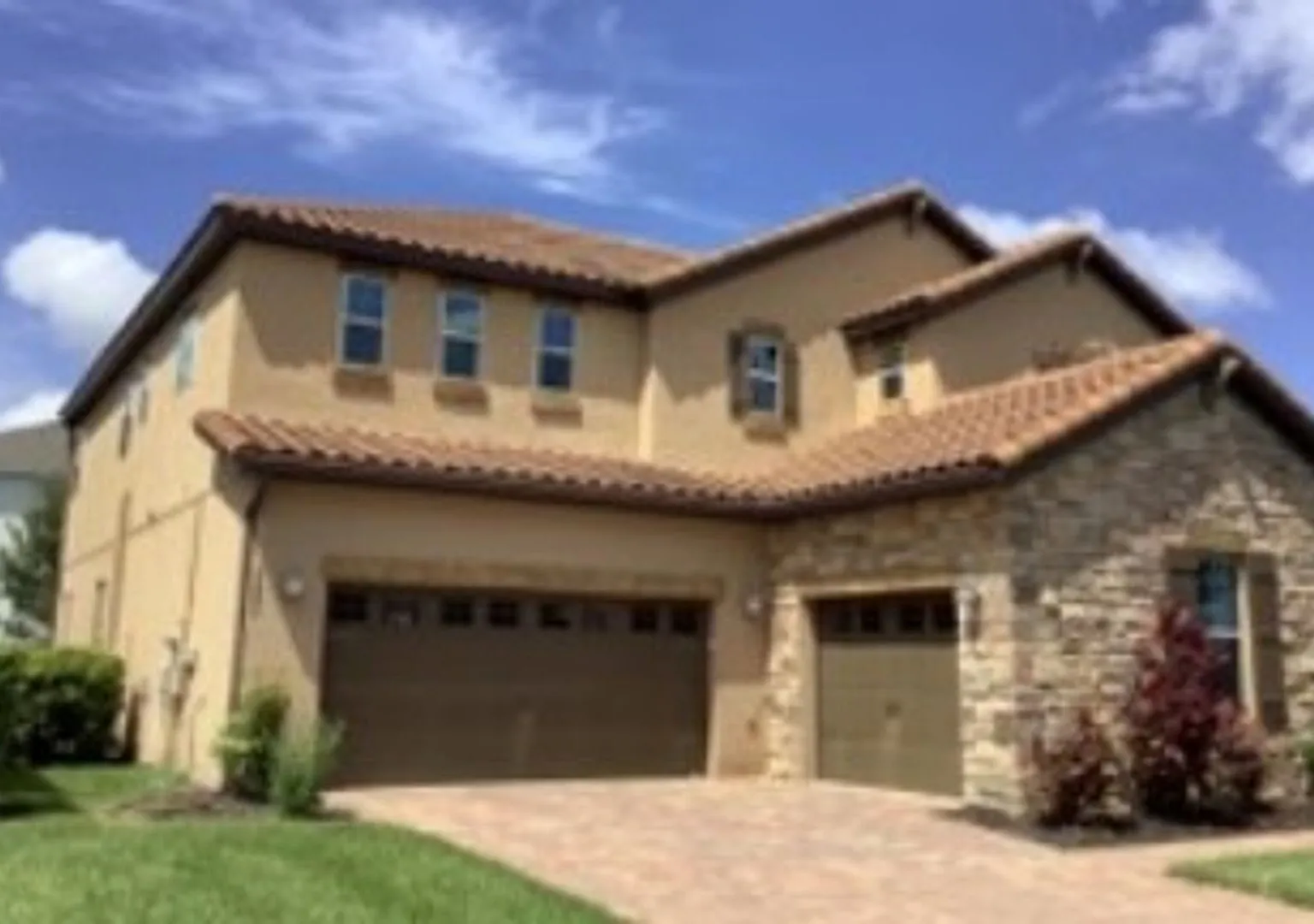Spectacular 5/4 with 3 car garage home in Winter Garden — Photo 2