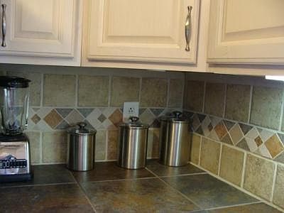 4th image of 555 N Inwood Dr
