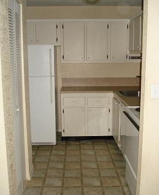 2nd image of 437 Executive Center Dr APT 112