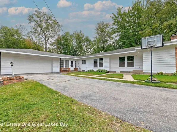 9457 Sheridan Rd, Burt, MI 48417