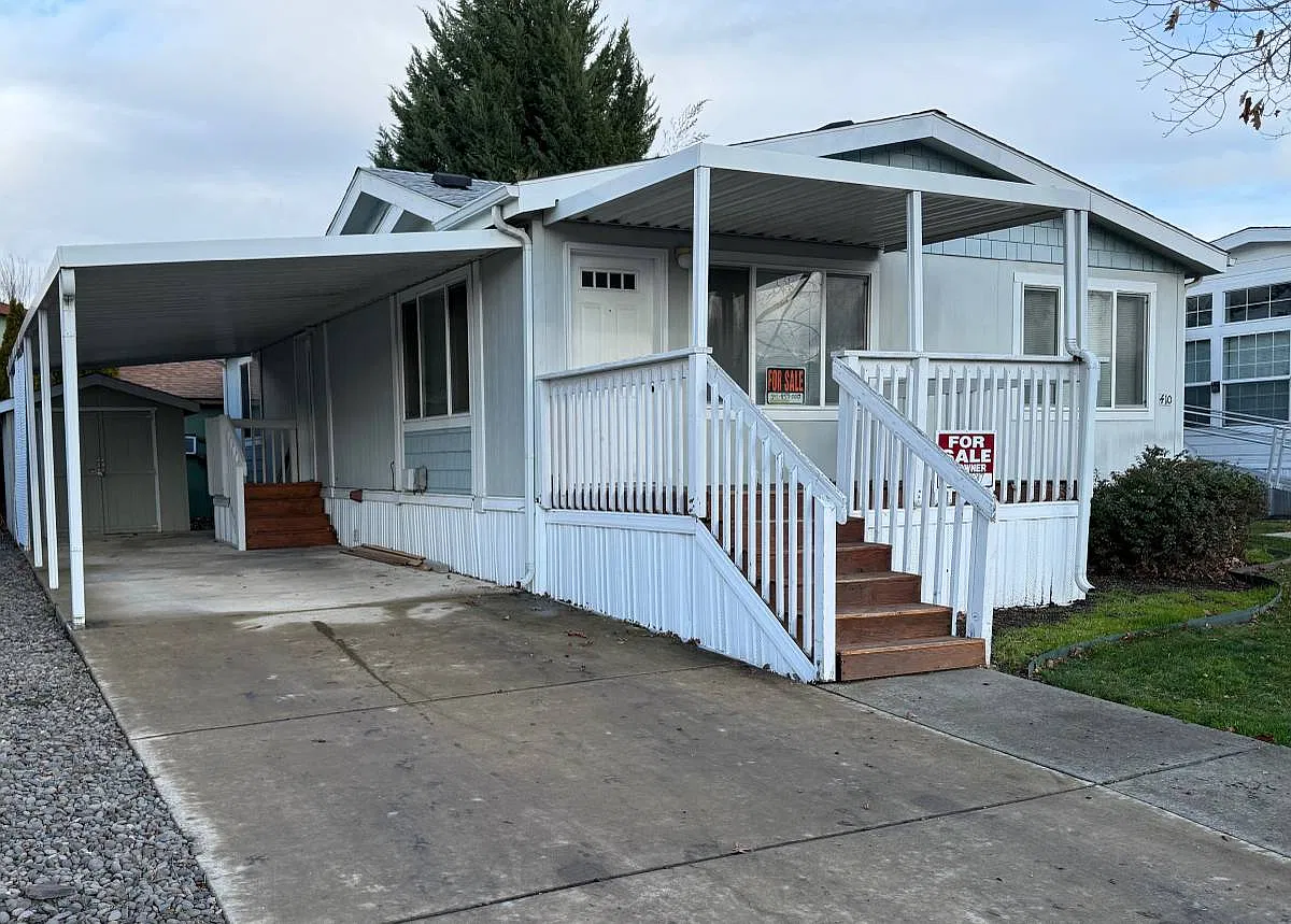 10 E South Stage Rd — Photo 3