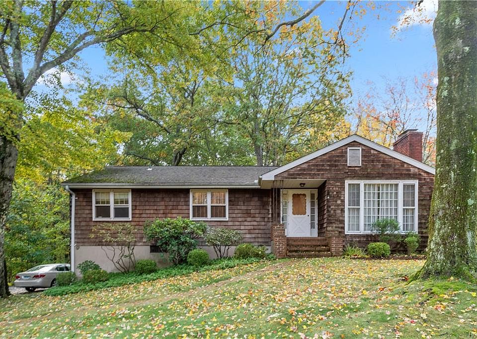 1st image of 12 Tommys Ln
