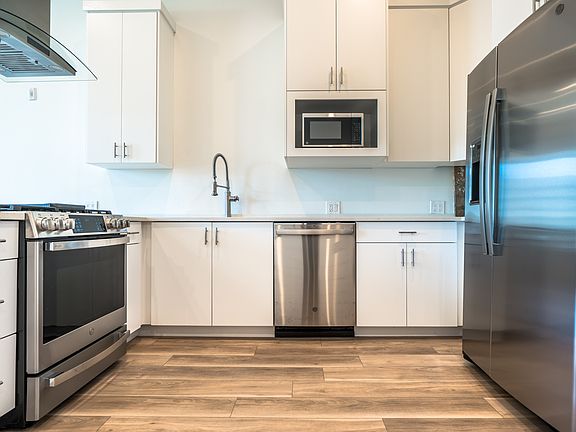 5th image of 231 S Edison St #1