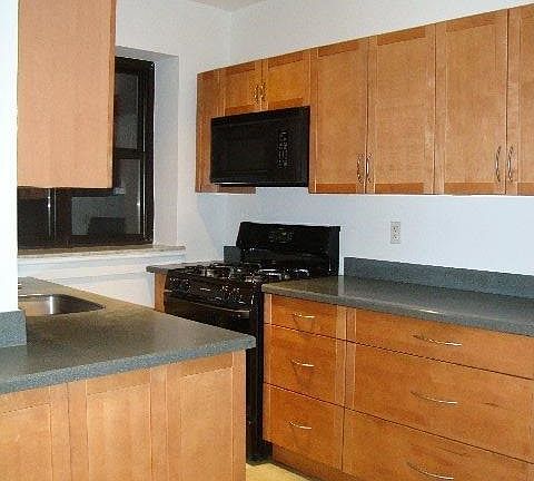 5th image of 2 Town House Pl APT 1g