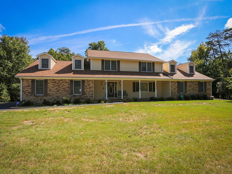 1st image of 15 Twin Springs Dr