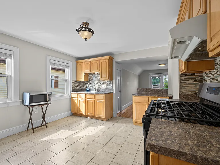 30 Sargeant Ave #2 — Photo 1