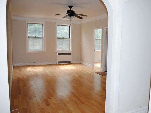 3rd image of 117-01 Park Ln S APT D2e