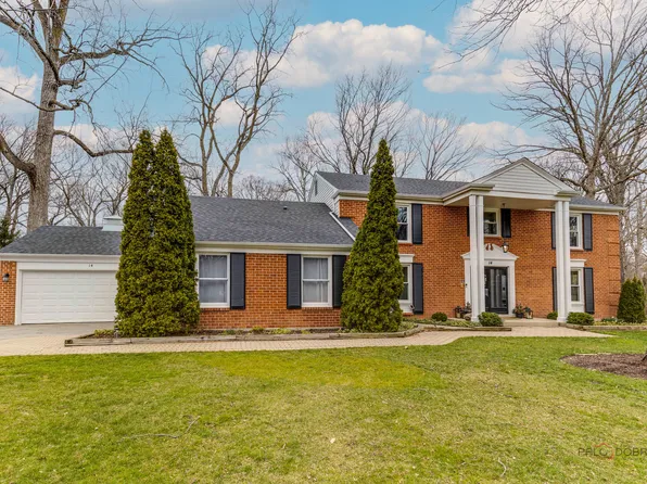 14 Friar Tuck Ct, Lincolnshire, IL 60069