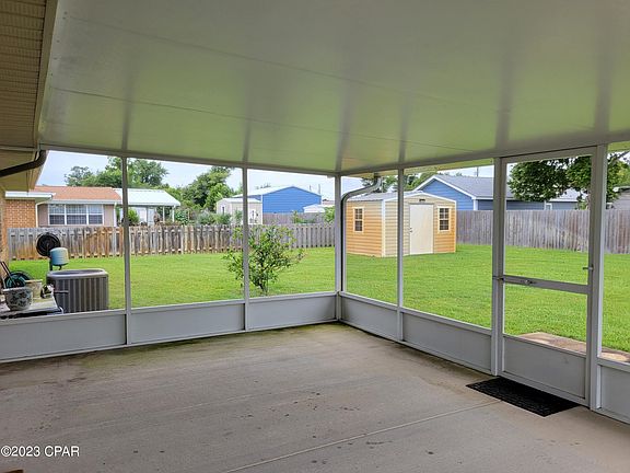 5th image of 4135 Russell Ln