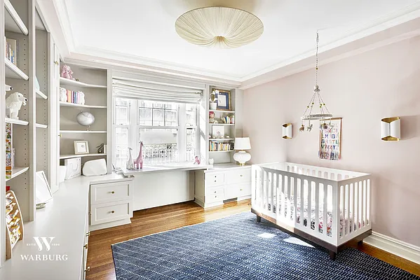 Sold by Warburg | media 9