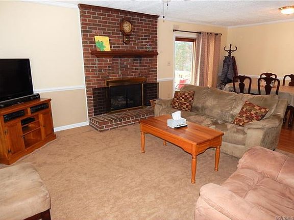 5th image of 15624 Pine St