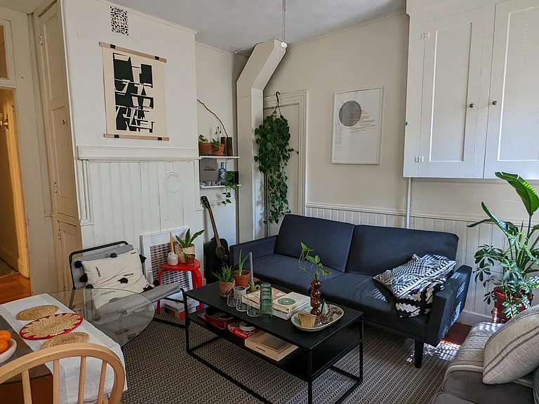 264 Gano St #1R — Photo 2