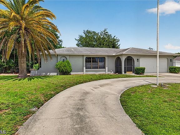 2nd image of 1634 Country Club Blvd