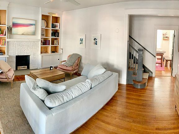 3rd image of 2105 Rosewood Ave