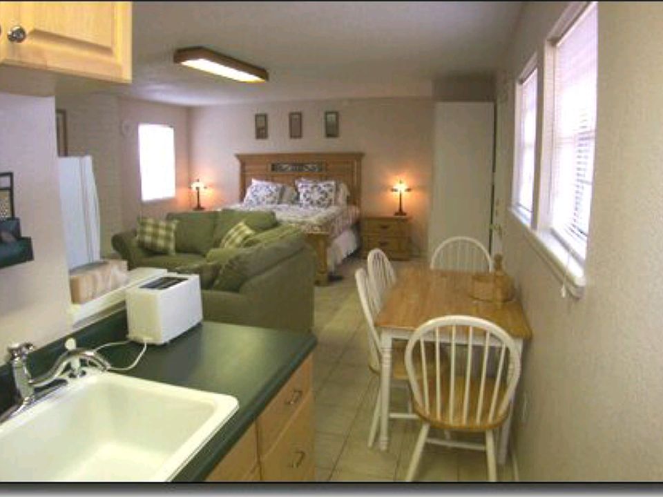 2nd image of 1725 Toomey Rd APT 114
