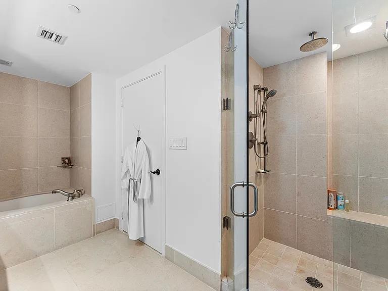 6801 Collins Ave #Penthouse 01 — Photo 17