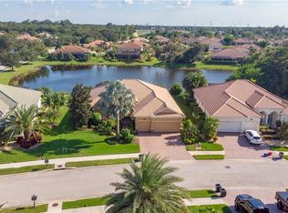 5521 Rock Dove Dr, Sarasota, FL 34241
