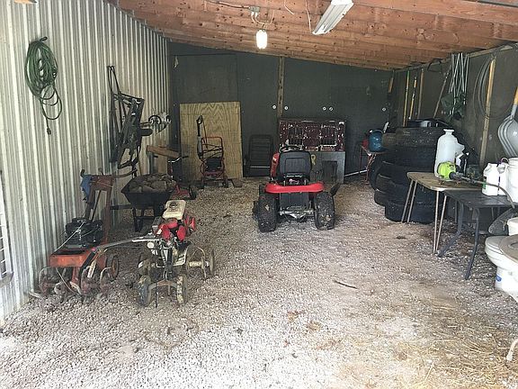 5th image of 7999 S Hardinsburg Livonia Rd