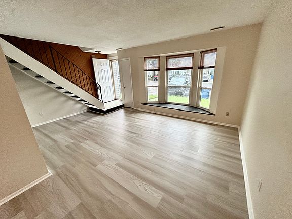 2nd image of 3663 Windmill Dr