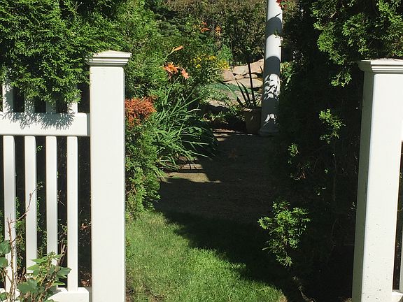 4th image of 16 Stockholm Ave