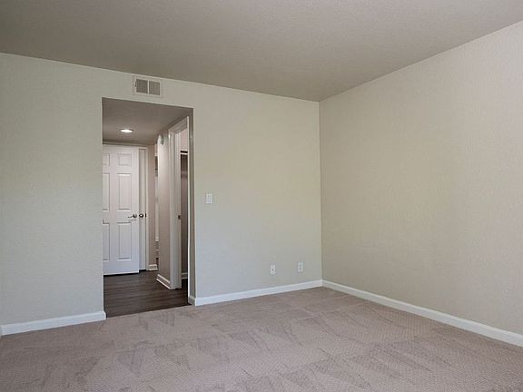 4th image of 410 Canyon Oaks Dr APT E