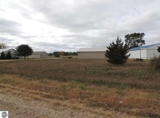 1015 Avion Dr, Lake Isabella, MI 48893