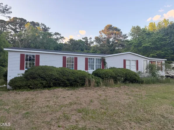 1511 Scallywag Rd, Fayetteville, NC 28306
