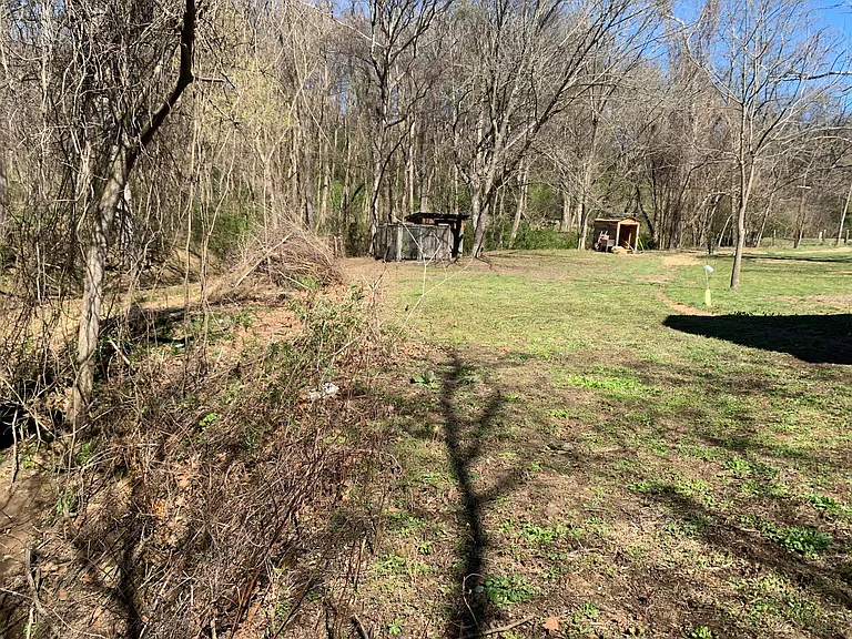 1421 River Rd — Photo 2