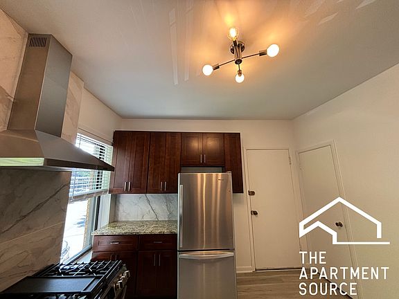 4th image of 3138 W Schubert Ave #1R