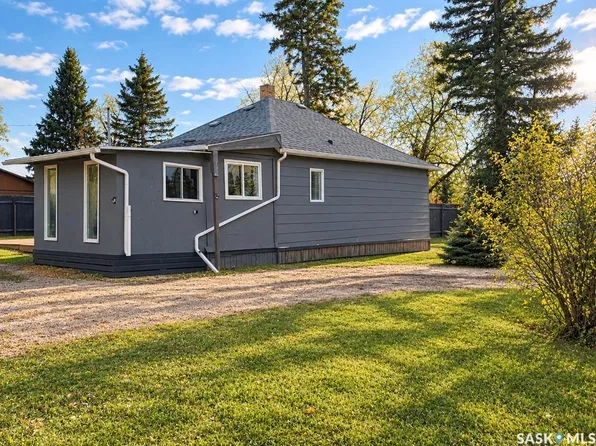 223 4th Avenue N, Big River, SK S0J 0E0