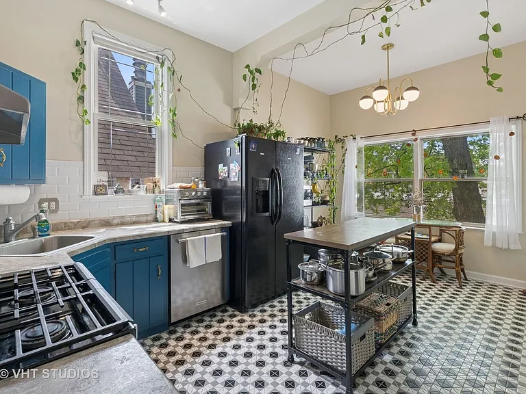 2640 N Burling St #2 — Photo 8