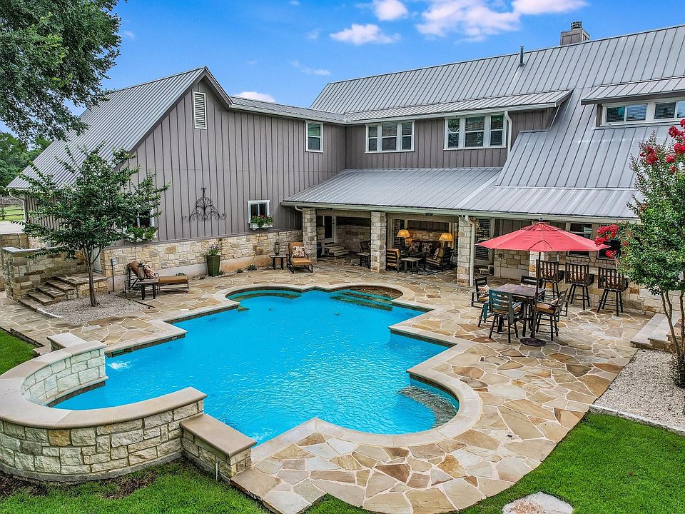 1st image of 650 Enchanted Oaks Dr