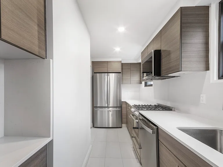 141 E 33rd St #15G — Photo 7