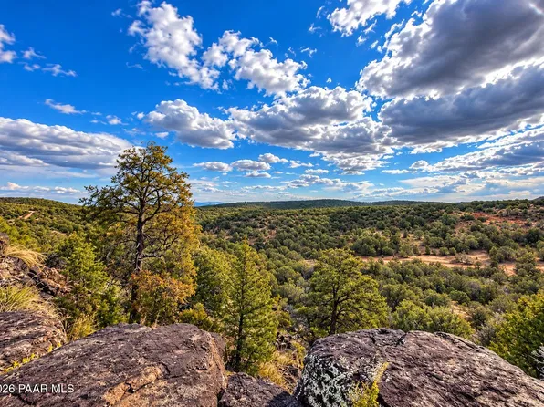 44600 N Shadow Rock Trl, Seligman, AZ 86337