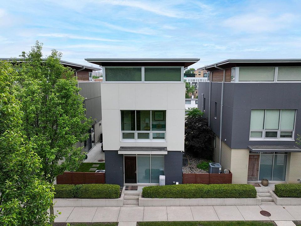 1st image of 827 E Reservoir AVENUE #827