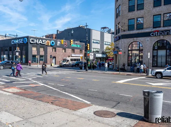 2210 Church Avenue image 2 of 6