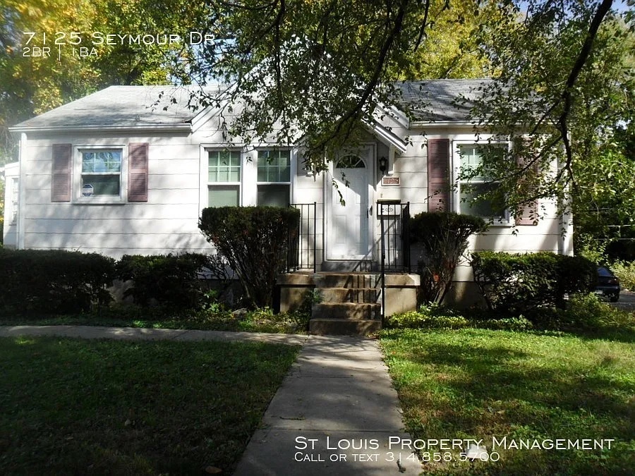 7125 Seymour Dr photo 1