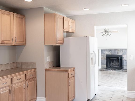4th image of 8181 Villa Oak Dr