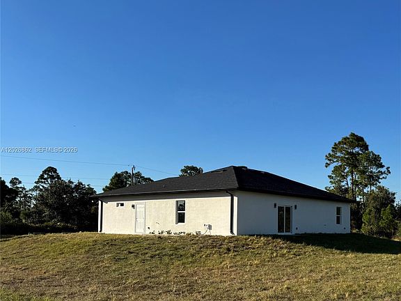 3rd image of 713 Da Vinci Ave S
