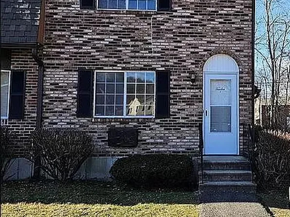 52 Sharon Road APT 12, Waterbury, CT 06705
