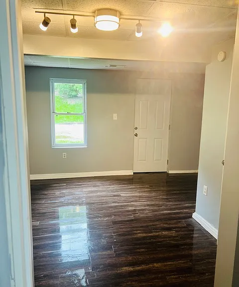 lower level . door leading to lower level entrance