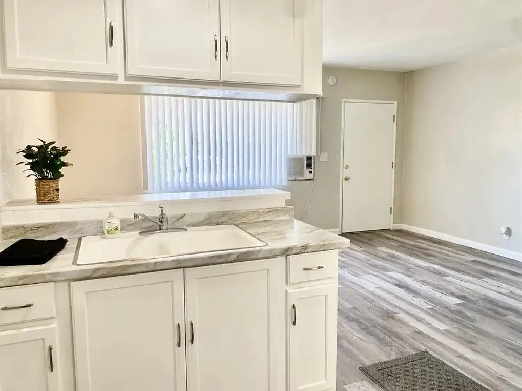 Building Photo - 1408 N Citrus Ave #66