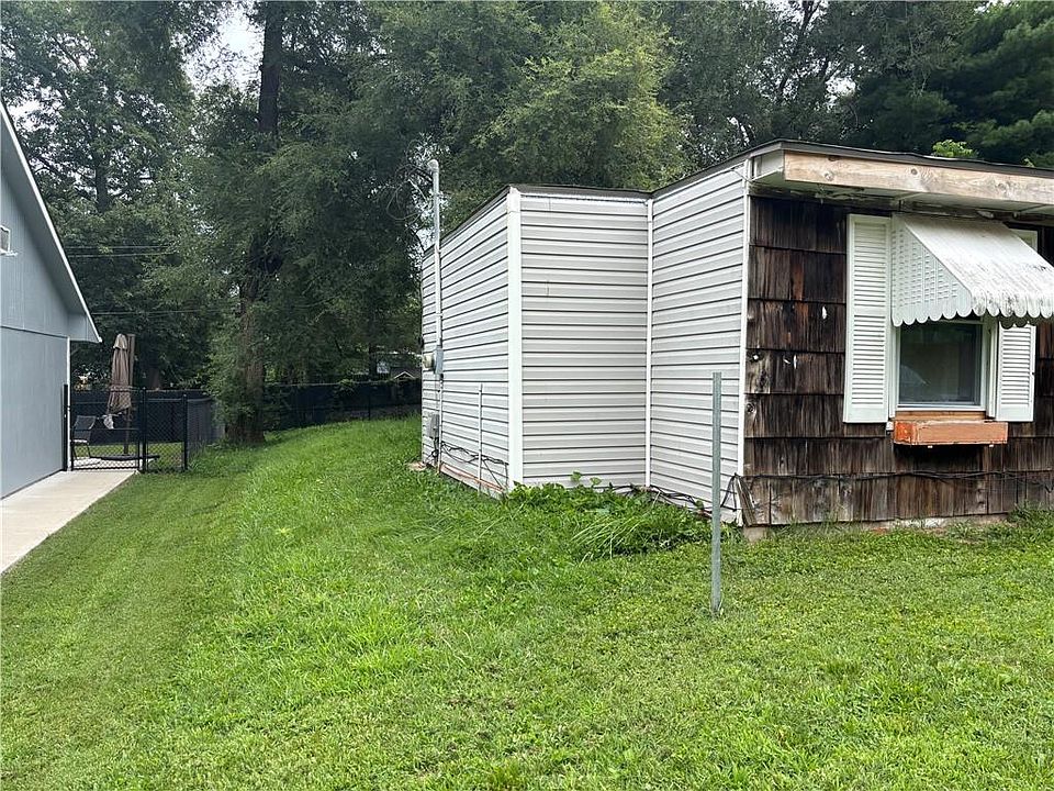 2nd image of 2905 S 50th St