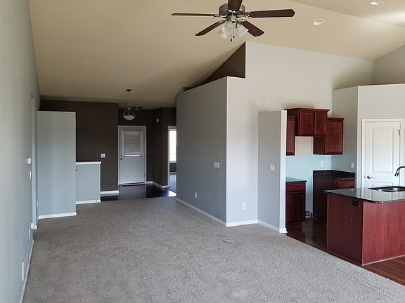 3rd image of 1230 Bellflower Dr
