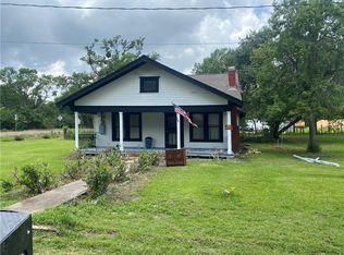 5225 Colorado St, Richards, TX 77873